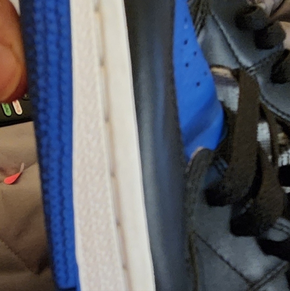 🔥2017 RARE Air Jordan 1 Retro OG High Royals - Picture 12 of 13